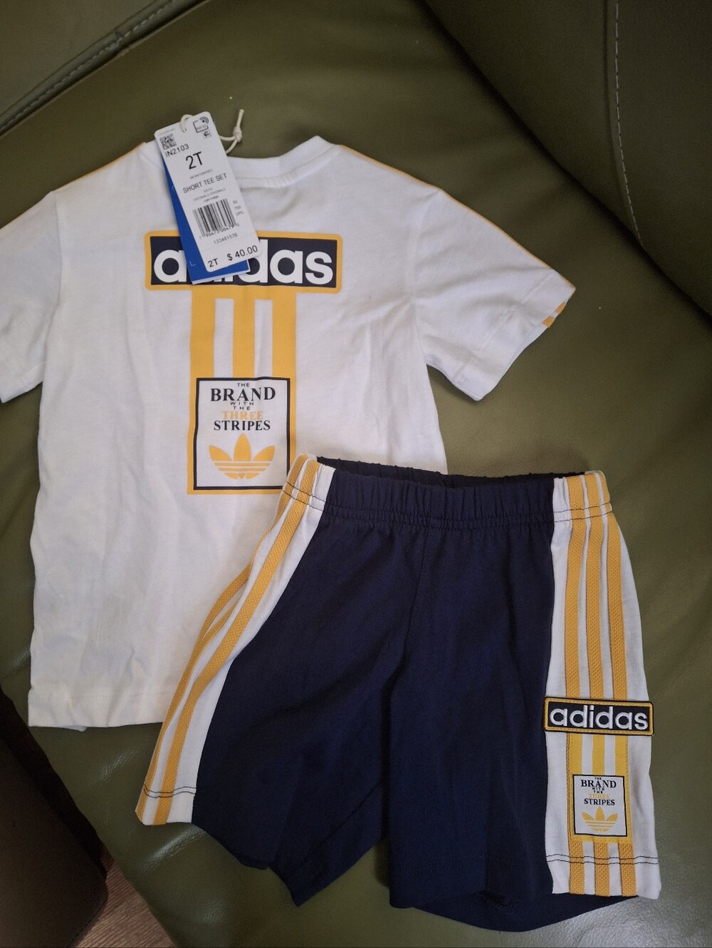 adidas Adibreak White Tee with Yellow Stripes & Navy Shorts Set 18 24 M NEW